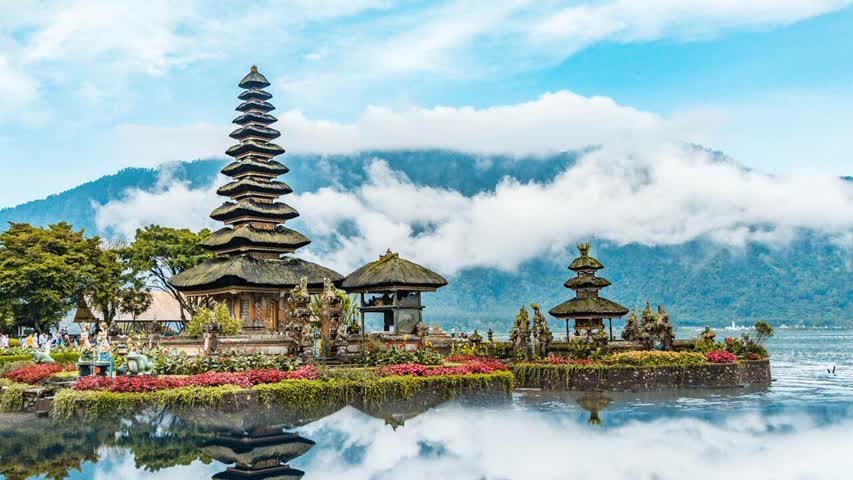 Фото - Блогера выдворили с Бали из-за клеветы в соцсетях