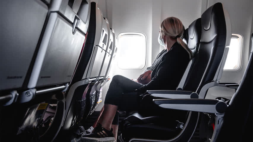 Фото - Стюардесса назвала места самолета «грязнее туалета» и напугала подписчиков