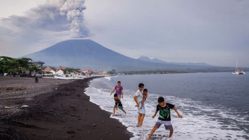 Фото - Временные татуировки на Бали обернулись для туристов химическим ожогом